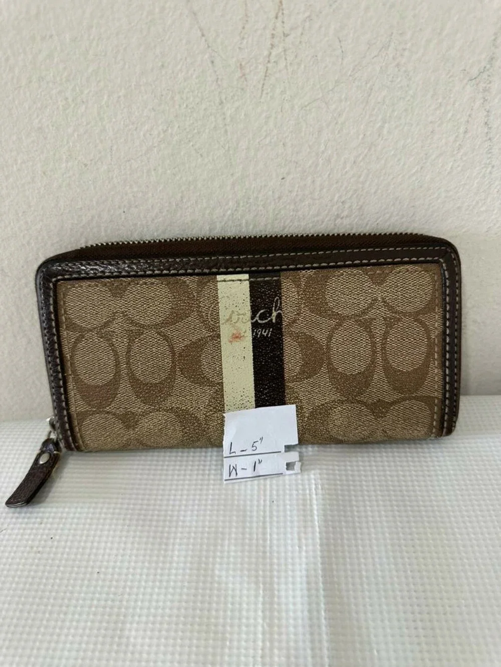 COACH Signature Heritage Round Zip Long Wallet
